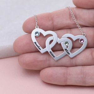 Collar de corazones entrelazados con piedras natales