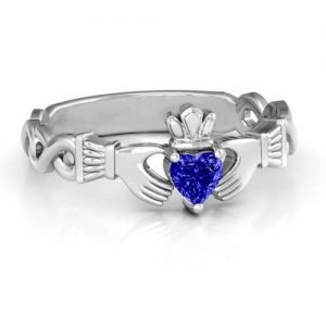 Infinity Claddagh עם טבעת אבן לב