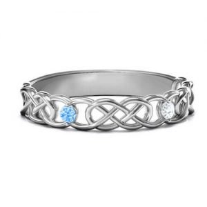 Anillo infinito entrelazado de dos piedras