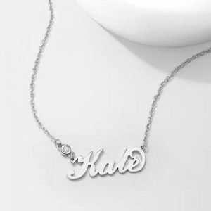 Collar con nombre de piedra de nacimiento personalizado plateado